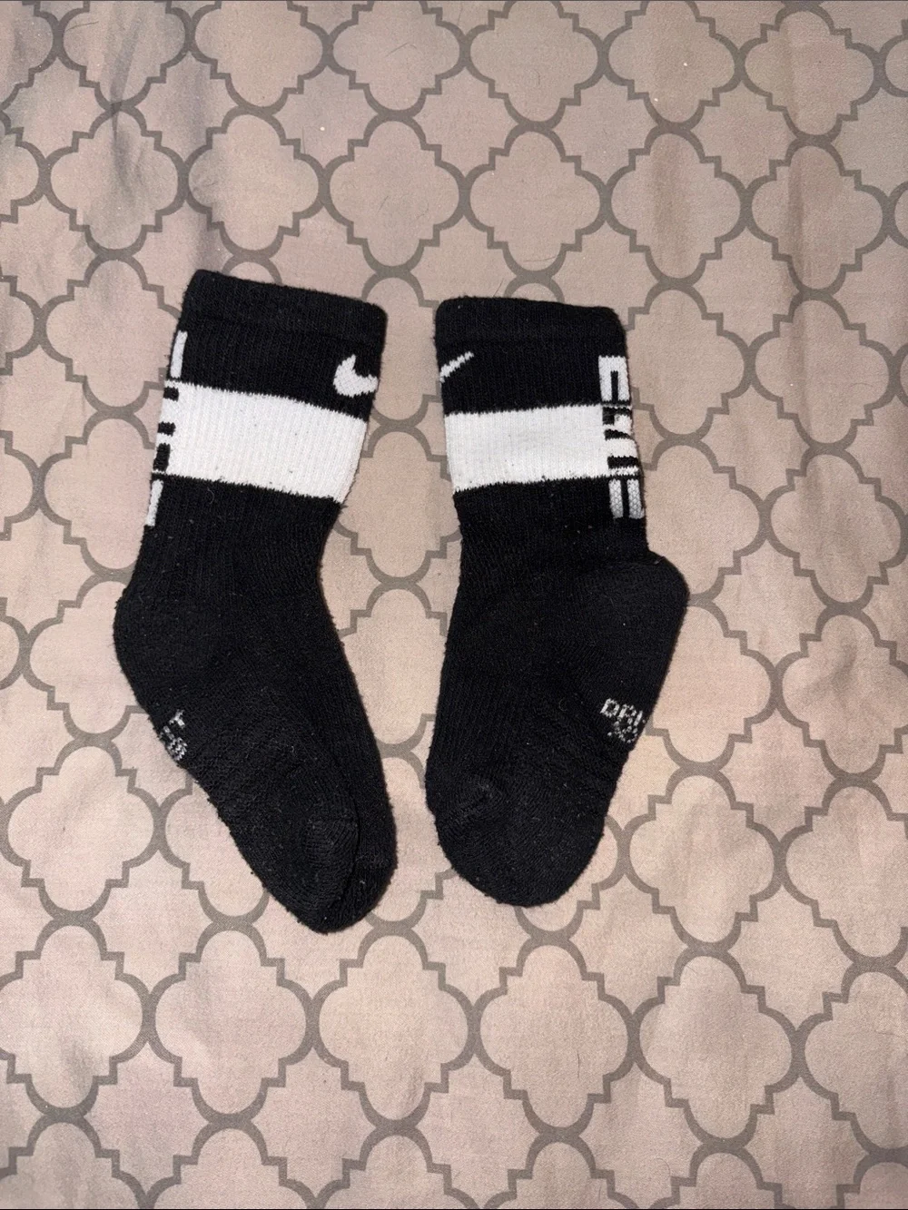 Nike elite Boys' Athletic Crew Socks - Black, White, Gray (3-Pack)